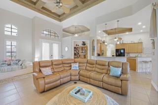 Beachy west exposure waterfront home with pool and spa - 9