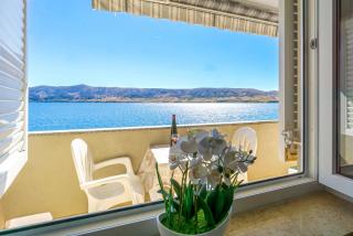 Galinec with mountain and seaview - Metajna - 1