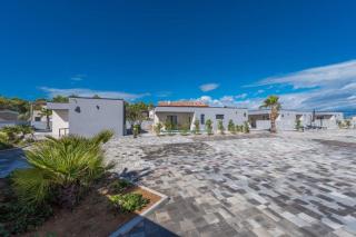 More Exclusive Villas and Spa - Vir - 5