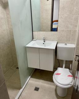 Hotel Tata Si Fii - 1