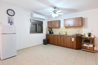 Anil's house - מתחם צימרים עם בריכה מקורה ומחוממת Zimmer with heated swimming pool - Dāliyat el Karmil - 1