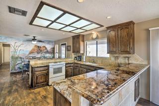 Bullhead City Home with Private Pool, Hot Tub and View - Bullhead City - 4
