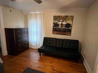 Spacious 5 BR Home w/ Hot Tub - North East - 4