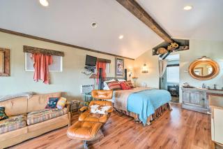 Dreamswest Ennis Studio with Deck and Stunning Views - 6