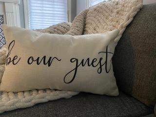 Cozy, 1st floor apartment 2bdrms Plus Semi Private room with Futon Pets with fee Family Friendly Close to Everything - Cleveland - 5