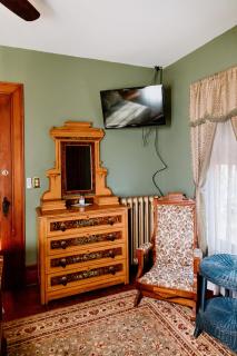 1897 Beekman House Bed and Breakfast - 6