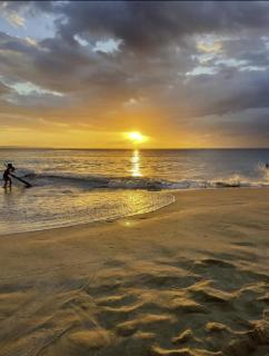 Bright 2BR in Aguadilla 7 Mins to Beaches 2nd Floor Retreat - Camaceyes - 2