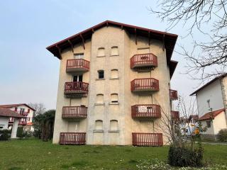 Studio confortable avec literie 140, cuisine équipée, parking à Cambo-les-Bains, sans internet - FR-1-495-120 - Cambo-les-Bains - 0