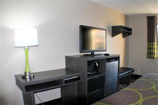 Super 8 by Wyndham Greensboro/Coliseum/Conv. - Greensboro - 2
