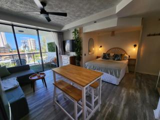 Stylish Studio Apartment, Holiday Resort, With View, Pool, Spa , Sauna - Gold Coast - 5