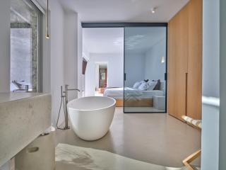 Santorini Heights - 4