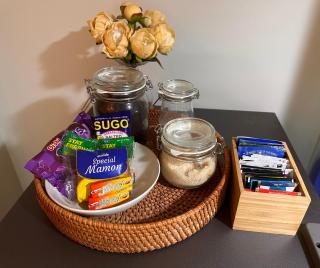 Uptown BGC Luxury 1br Suite with Fast Wifi - Manila - 9