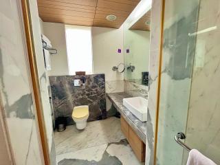 Amber Inn by Orion Hotels - 5