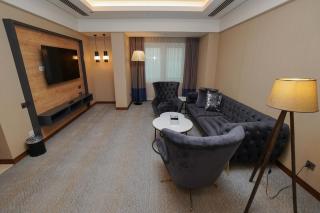 The Grand Lux Hotel - 2
