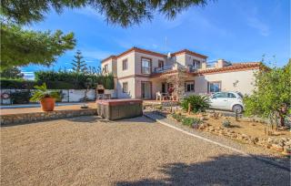 4 Bedroom Nice Home In Les Tres Cales - Les tres Cales - 2