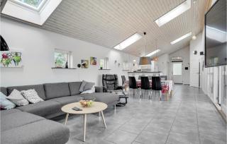 Four-Bedroom Holiday Home In Tarm - 3
