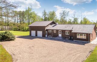 Five-Bedroom Holiday Home In Kibak - Ørbæk - 1