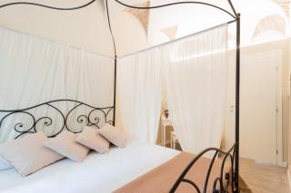 Romantic Escape city centre with Jacuzzi & Parking by Rent All Como - 4