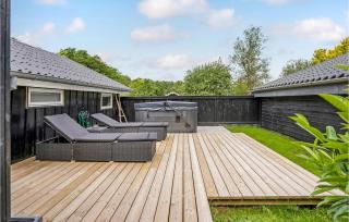 3 Bedroom Awesome Home In Bjert - Binderup Strand - 8