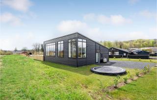 Amazing Home In Sjølund - Sjølund - 0