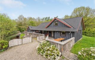 Three-Bedroom Holiday Home In Hovborg - 0