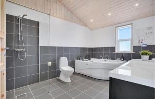 5 Bedroom Pet Friendly Home In Løkken - Løkken - 3
