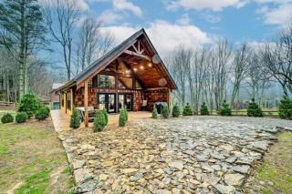 Fire Pit and Grill Modern Beech Mountain Cabin! - Beech Mountain - 0