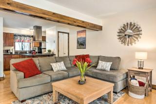 Hartford Escape with Fire Pit about 3 Mi to Ski and Golf! - Hartford - 7