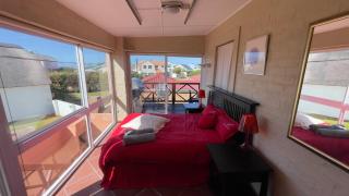 Jacuzzi Getaway - Bettyʼs Bay - 5
