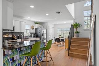 Zen Austin Home with a Cozy Tree House - Austin - 7