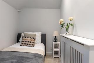 The Old Coach House- luxury Harrogate Home Detached Quite Stylish whole house short walk from the Conference- town centre - 4