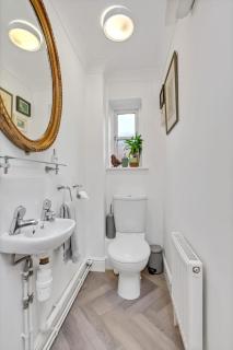 10 St Edmundsbury Mews - 2