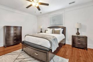 Exquisite two-story home located in Midtown - Memphis - 1