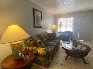 Professor Rousseau's Palm Paradise - 3