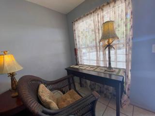 Professor Rousseau's Palm Paradise - 2