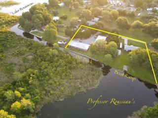 Professor Rousseau's Fishing RV Retreat - Crystal River - 7