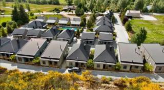 Cardrona Villa with Pool and Jacuzzi - Cardrona - 1
