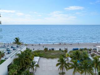Luxury Beachfront Condo Private Beach Access, Pool & Game Room!!! - Hollywood - 4