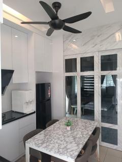 IN HOMESTAY CORNER BATU PAHAT - 2