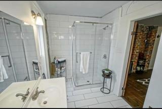 Vintage Uptown Hidden Gem, Walk to Everything New Renovation! - New Orleans - 6
