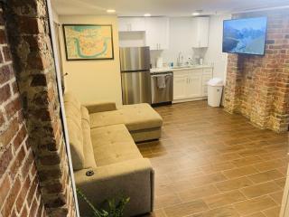 Vintage Uptown Hidden Gem, Walk to Everything New Renovation! - New Orleans - 2