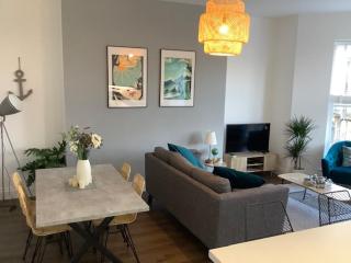 Brooklands Hideaway - 1