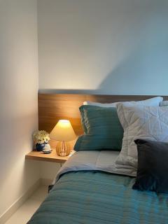 Flat ESTUDIO de LUXO - Praia de Muro Alto - Piscinas - Ideal para CASAIS, famílias com crianças - ap COMPLETO - AR COND, WI FI, NETFLIX, ESTACIONAMENTO - 400 mt do MAR - 7