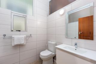 Vic Bay Beach House - Victoria Bay - 2