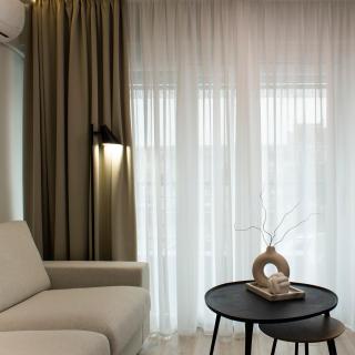 Portrait - Deluxe Living - Salonicco - 3