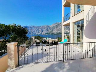 Blue Bay 2 bedroom apartment - Prčanj - 0