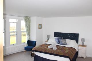 Cippinstone - Newport - 1