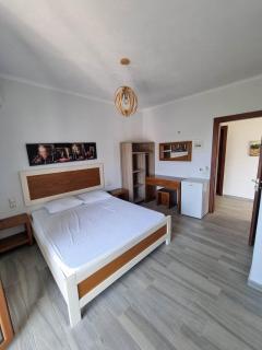 Spyridoula's Guest House - Himare - 3