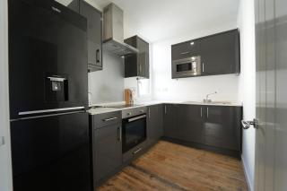 Gorgeous comfortable Apartment on the High Street - Merthyr Tydfil - 5