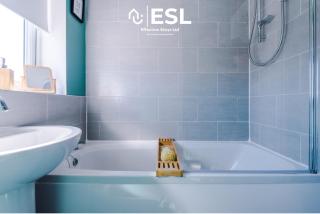 3 Bedroom House with Garden and Driveway Parking - Less than 10 Mins from Chester City Centre - 3